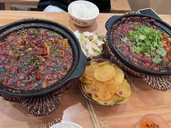 -有红鸡毛店·砂锅菜(抚琴夜市店)