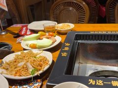 -老牌坊云南鱼豆花火锅(爱建店)