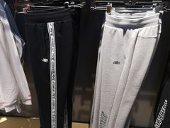 -SKECHERS 斯凯奇(上海国际时尚中心店)