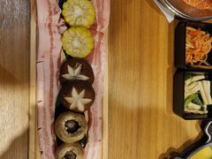 -青瓦炭韩潮烤肉(花园道店)