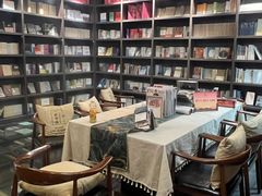 -钟书阁(松江泰晤士小镇店)