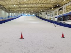 -乔波室内滑雪场