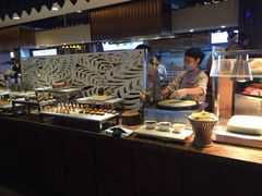 自助取餐区-广州中心皇冠假日酒店-环市食坊·海鲜自助餐厅