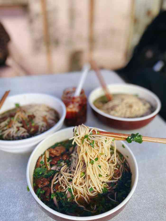 大华面馆(大西路店)-"今天带爸妈来镇江金山寺玩,开车路过大华面.