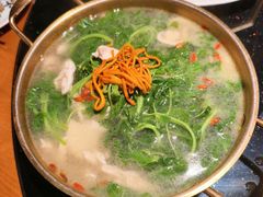 鸡汤口蘑灼觅线-伙靠·江浙菜(田林路店)