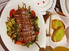 烟薰鸭肉沙拉-戈雅法餐厅(世界城广场店)