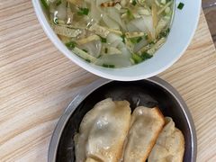 -黄阿姨锅贴大王(万航渡路店)