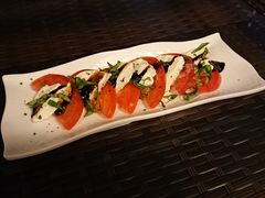 意式經典水牛芝士蕃茄沙律-layback cafe & bar