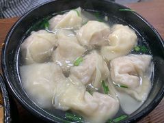三鲜大馄饨-万寿斋(山阴路店)