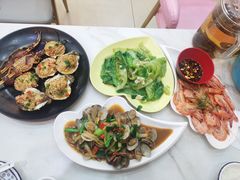 -覃记海鲜美食餐厅