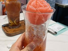 柚然自得的小美女-柠檬树茶餐厅(海雅缤纷城店)