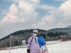 -济南卧虎山滑雪场