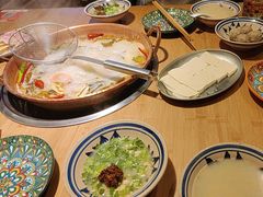 -洱火云南酸菜牛肉火锅(石景山当代商城店)