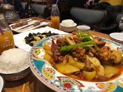 大盘鸡盖饭套餐-巴依老爷新疆美食(常营店)