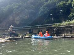 -安吉龙王山峡谷漂流