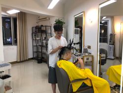-IU潮牌·SALON