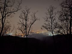 -鬼笑石后山停车场