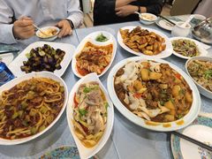 -汗腾格里·风味餐厅(新疆驻京办店)