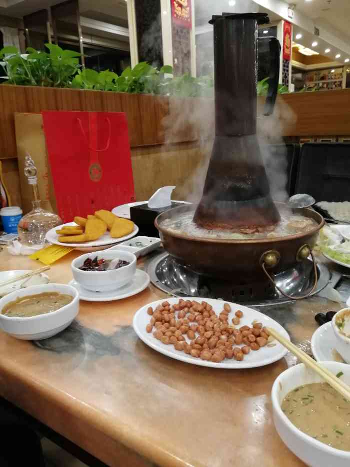 董大爷涮肉(茉莉园店)-"一般,现在试营业,菜品有8.8折扣.冬.