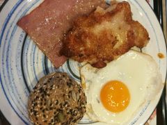 香煎鸡肉饼拼猪扒饭-大快活(丽丰店)