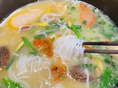 -银米·云南传统过桥米线(双廊黑金冠店)
