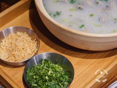 -蚝堡海鲜·威海菜·海肠捞饭·烧烤·亚洲吃蚝公司(幸福门店)