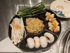 青菜拼盘-英雄故事地摊烤肉(马驹桥店)