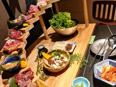 -山川小町·极番烧肉(新地假日广场店)
