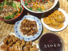 -爆炸头阿姨小四川正宗川味小吃(无任何分店)