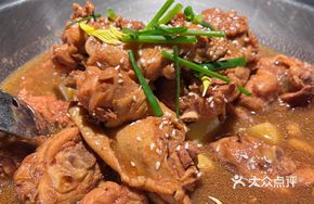 Fatty Intestine and Chicken Leg Hot Pot