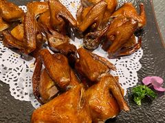 脆皮炸乳鸽-御花园·粤菜·海鲜火锅(中山公园店)
