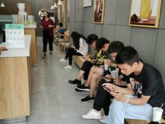 等位区-益禾堂(江南客运站店)