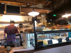 面包甜点陈列柜-仙峰天然面包(迎宾路店)