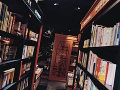 -西西弗书店＆矢量咖啡(花园城店)