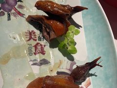 脆皮乳鸽-千百味红餐厅·江西菜(绿地双子塔店)