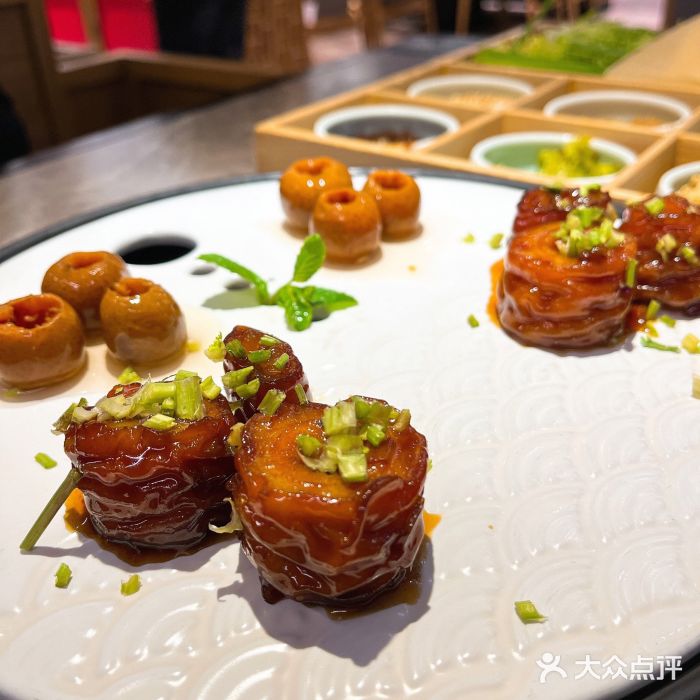 闫府私房菜·百年鲁菜(恒隆店)九转大肠图片