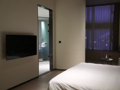 -上海虹桥中心爱琴海亚朵S酒店