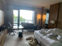 -上海滴水湖皇冠假日酒店