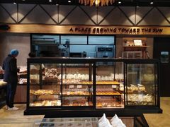 面包甜点陈列柜-皇冠幸福里动物奶油生日蛋糕(万达店)