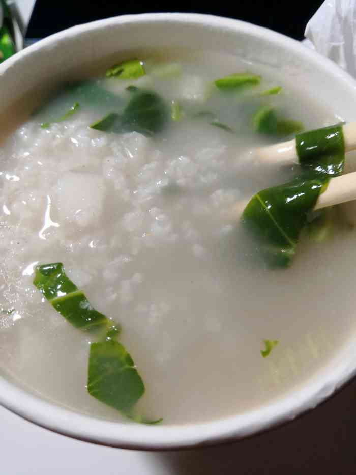 优粮制粥(新港店)-"公司附近的店铺买了些小吃作为晚餐 「.