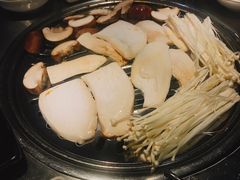 菌类拼盘-韩聚屋韩国烤肉餐厅(新北万达店)