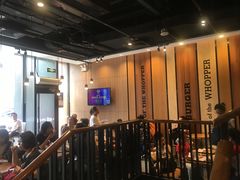 大堂-HIGH FIVE哈福手工汉堡(桂林路店)