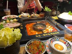 -老牌坊云南鱼豆花火锅(哈西万达店)