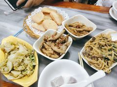 酸辣鸡脚-黄师奶甜品店