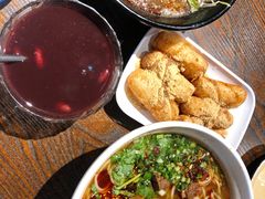 -爆炸头阿姨小四川正宗川味小吃(无任何分店)