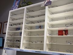 -天空之镜眼镜店蔡司依视路授权店(天通苑店)