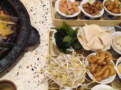 -红九格老火锅(三峡广场店)