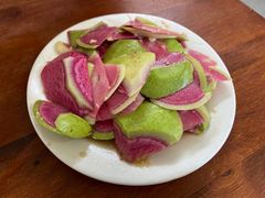 拌萝卜皮-宝瑞门钉肉饼店