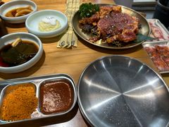 -汉城烤肉·黑金冠(华山路店)