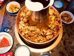 -沪小二炭火蛙锅(淮海中路美食不夜城店)